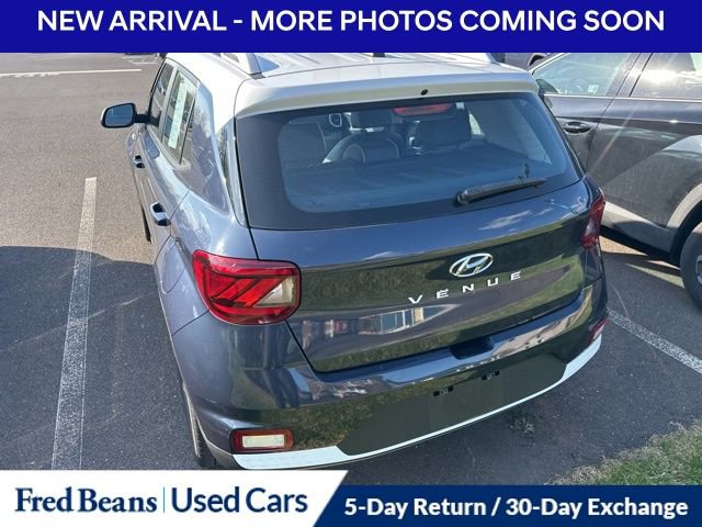Certified 2023 Hyundai Venue Limited w/ Cargo Package image 8