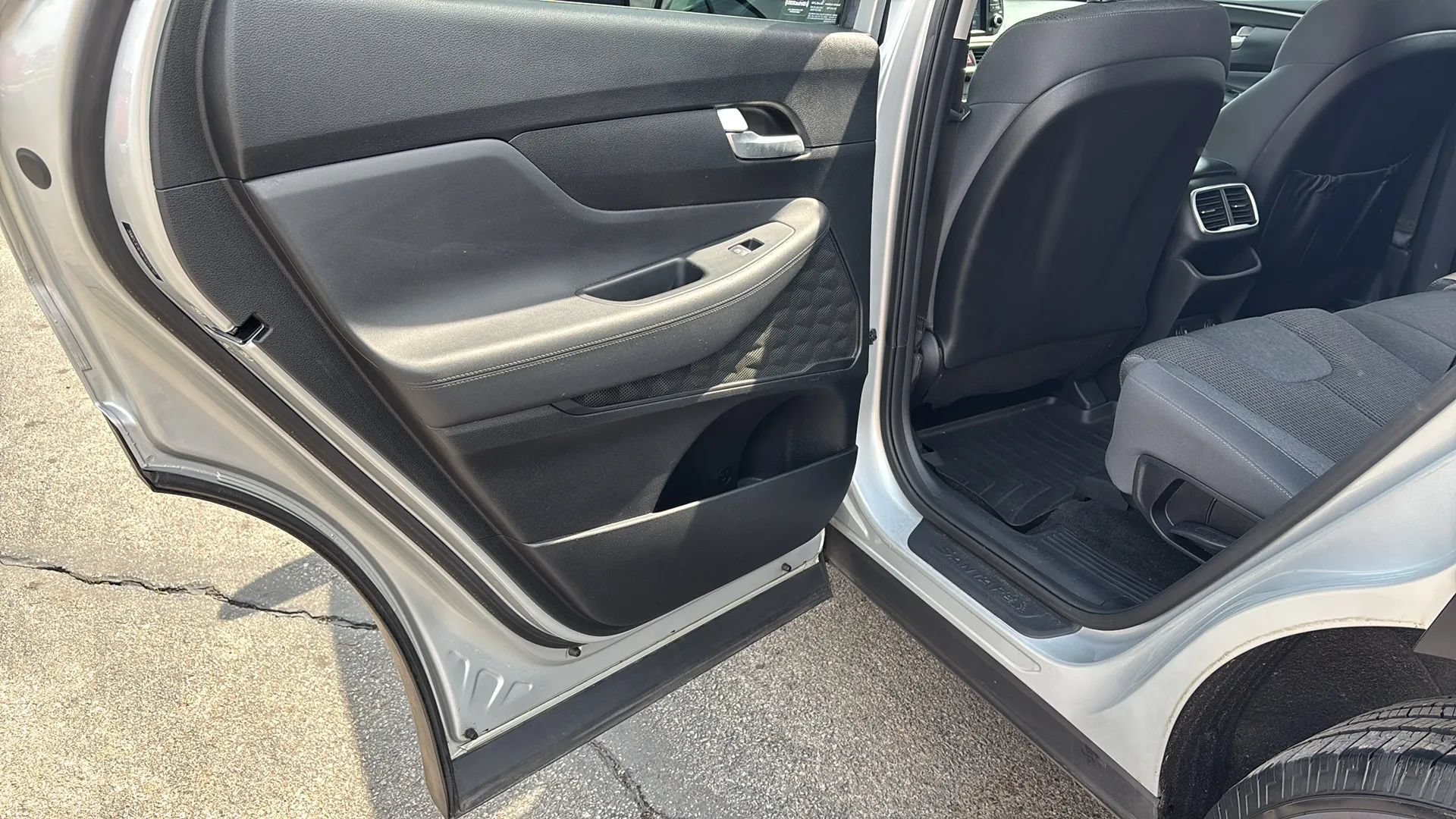 Used 2019 Hyundai Santa Fe SEL AWD/4WD image 11