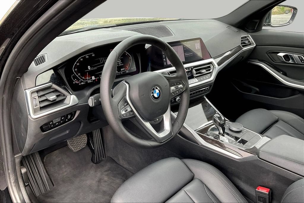 Used 2019 BMW 330i xDrive Sedan w/ Driving Assistance Package AWD/4WD image 17