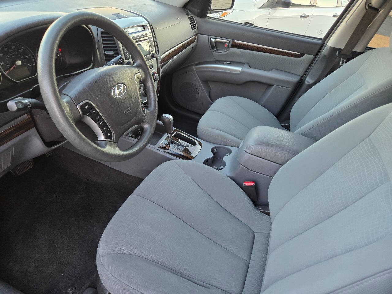 Used 2012 Hyundai Santa Fe GLS image 13