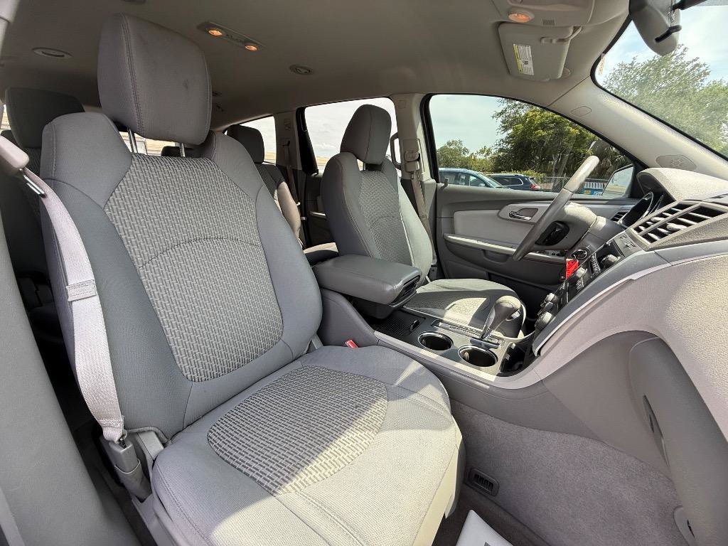 Used 2012 Chevrolet Traverse LT FWD image 22