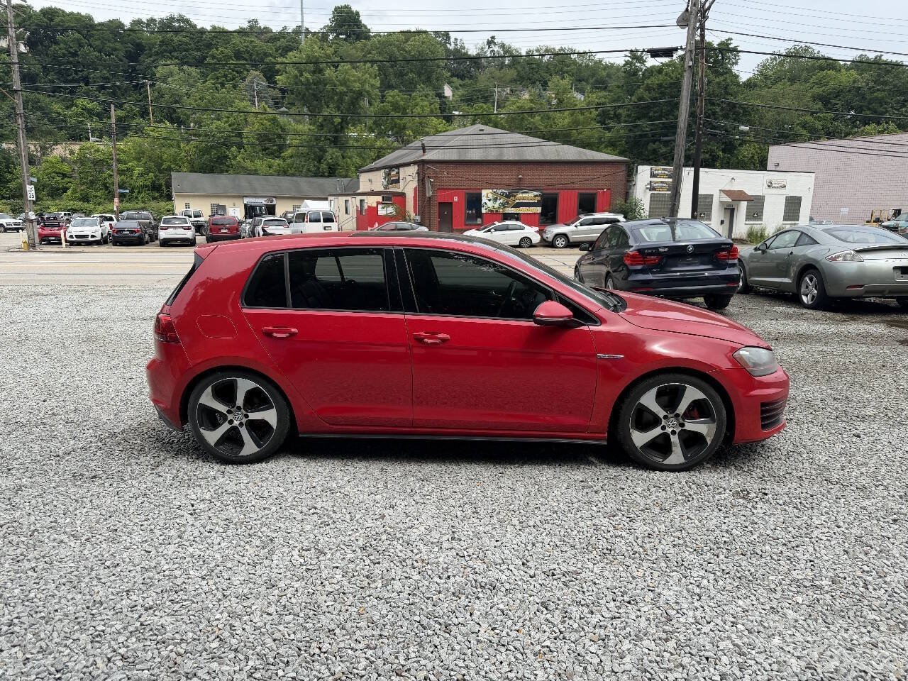 Used 2015 Volkswagen Golf 4-Door FWD image 7