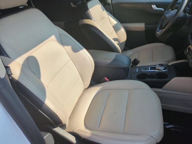 Used 2020 Ford Escape Titanium AWD/4WD image 34