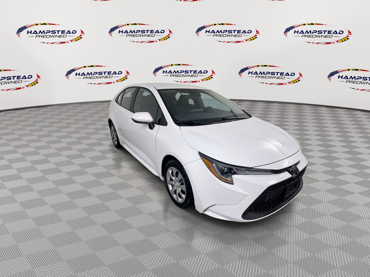Used 2022 Toyota Corolla LE image 2