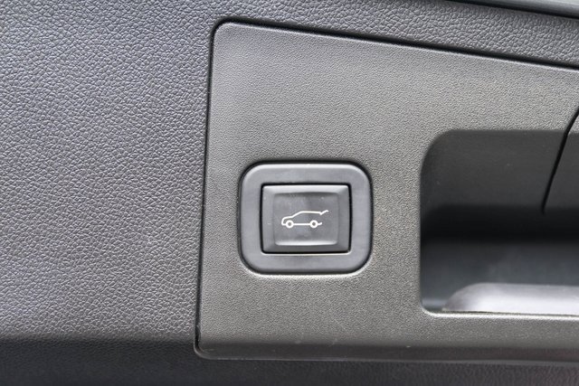 Used 2024 Cadillac XT4 Premium Luxury image 10