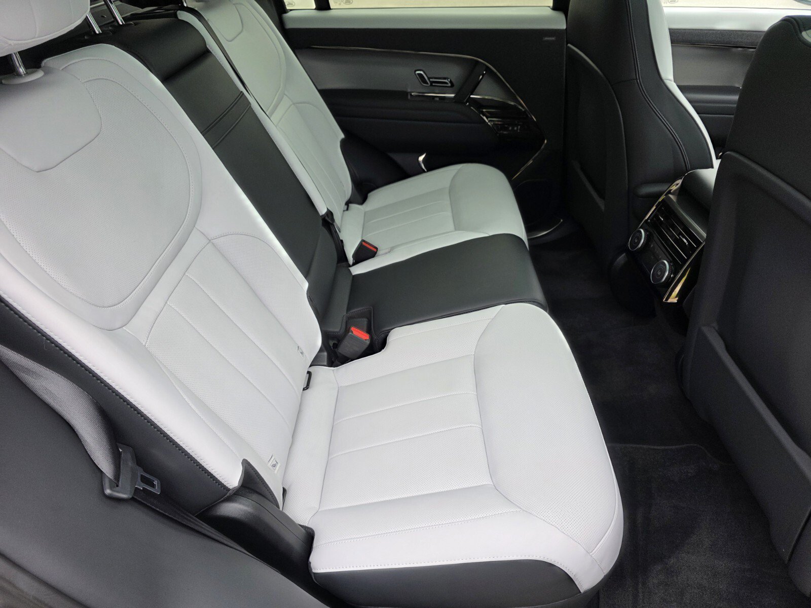 Certified 2025 Land Rover Range Rover Sport Dynamic SE AWD/4WD image 5