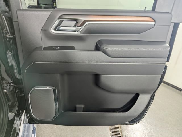 Used 2025 GMC Sierra 2500 Denali w/ Technology Package AWD/4WD image 25