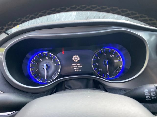 Used 2025 Chrysler Pacifica Select FWD image 18