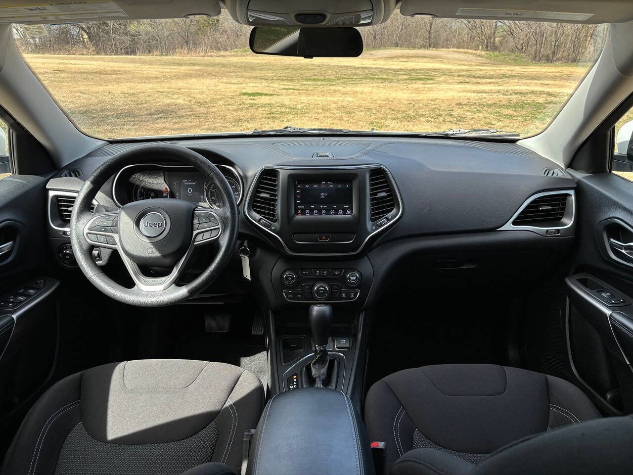 Used 2019 Jeep Cherokee Latitude w/ Popular Appearance Group image 13