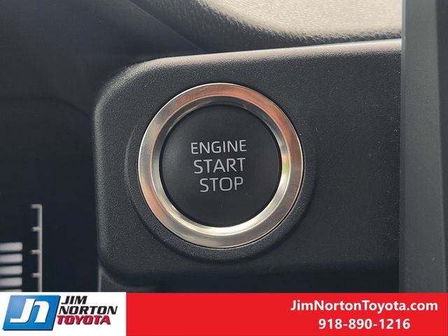 Used 2025 Toyota 4Runner SR5 AWD/4WD image 21