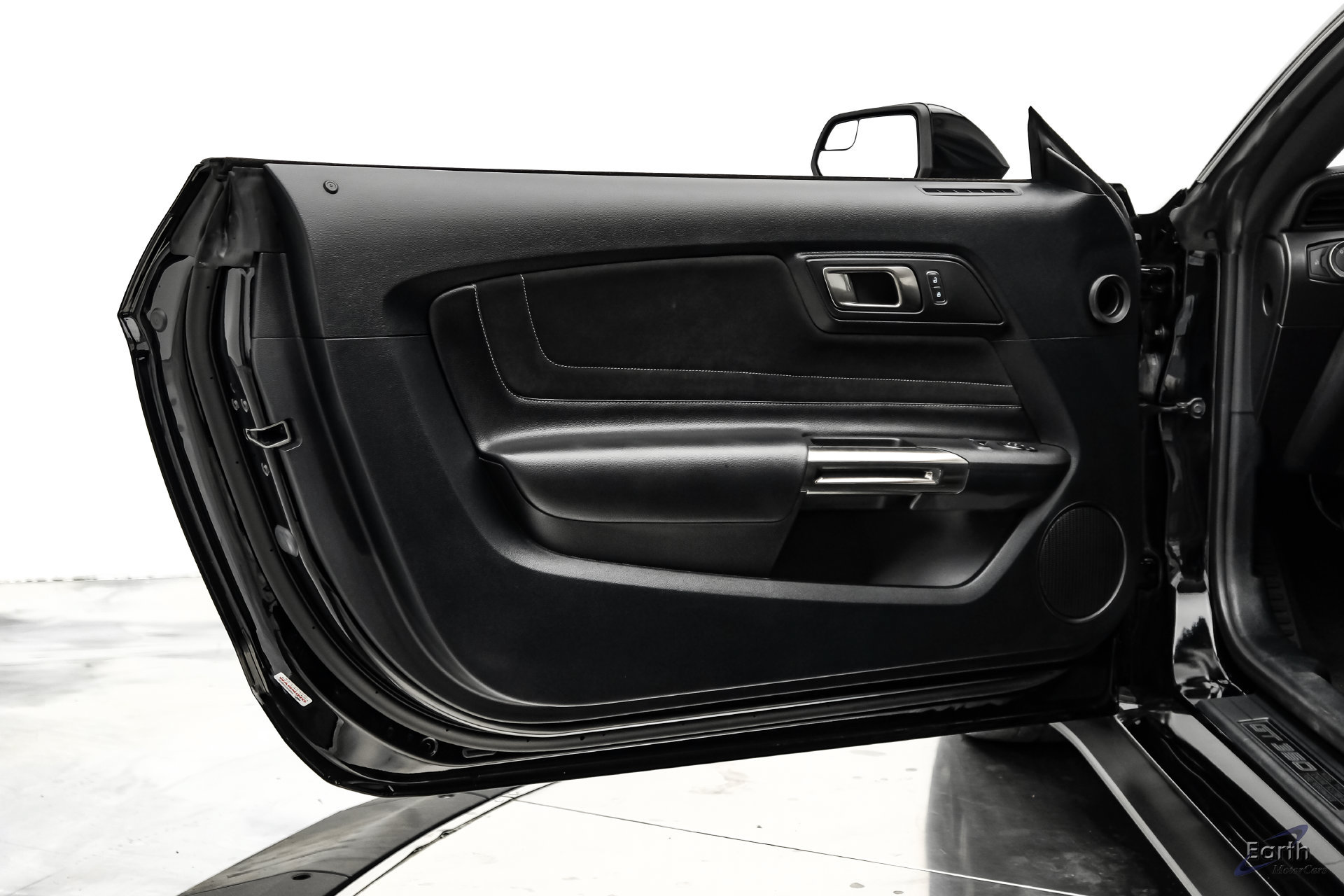 Used 2015 Ford Mustang Shelby GT350 RWD image 79