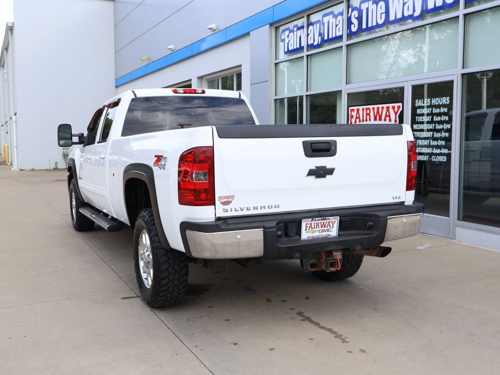 Used 2014 Chevrolet Silverado 2500 LTZ w/ LTZ Plus Package AWD/4WD image 8
