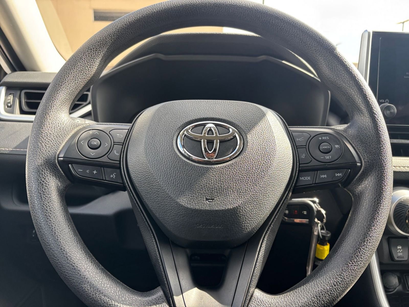 Used 2025 Toyota RAV4 LE image 25