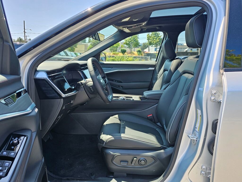 New 2025 Jeep Wagoneer S Limited image 17