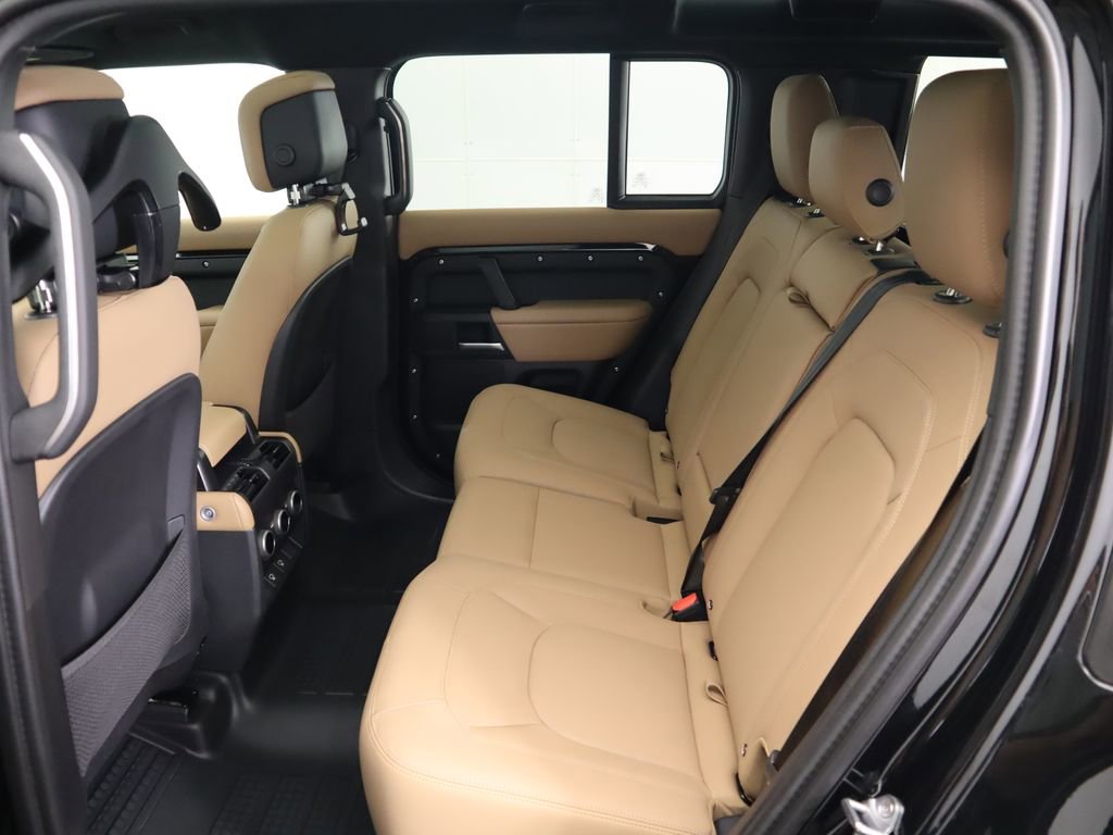 Used 2025 Land Rover Defender 110 S AWD/4WD image 22