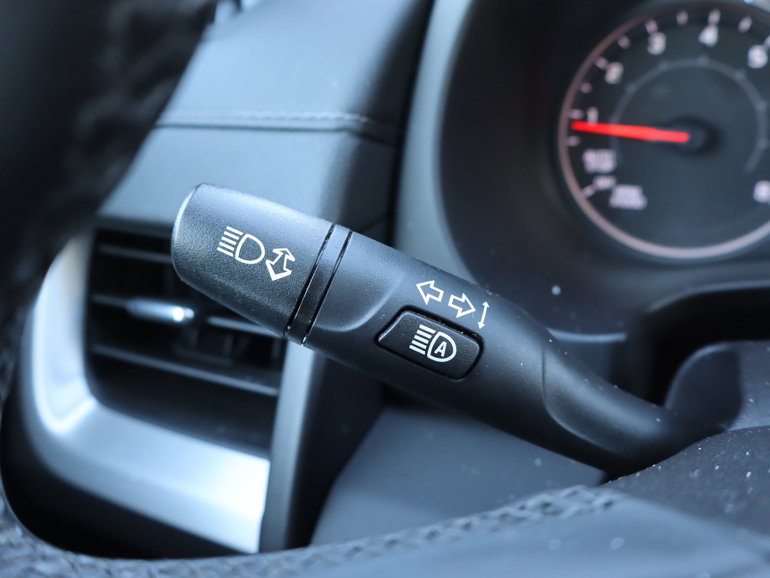 Certified 2024 GMC Terrain SLT image 21