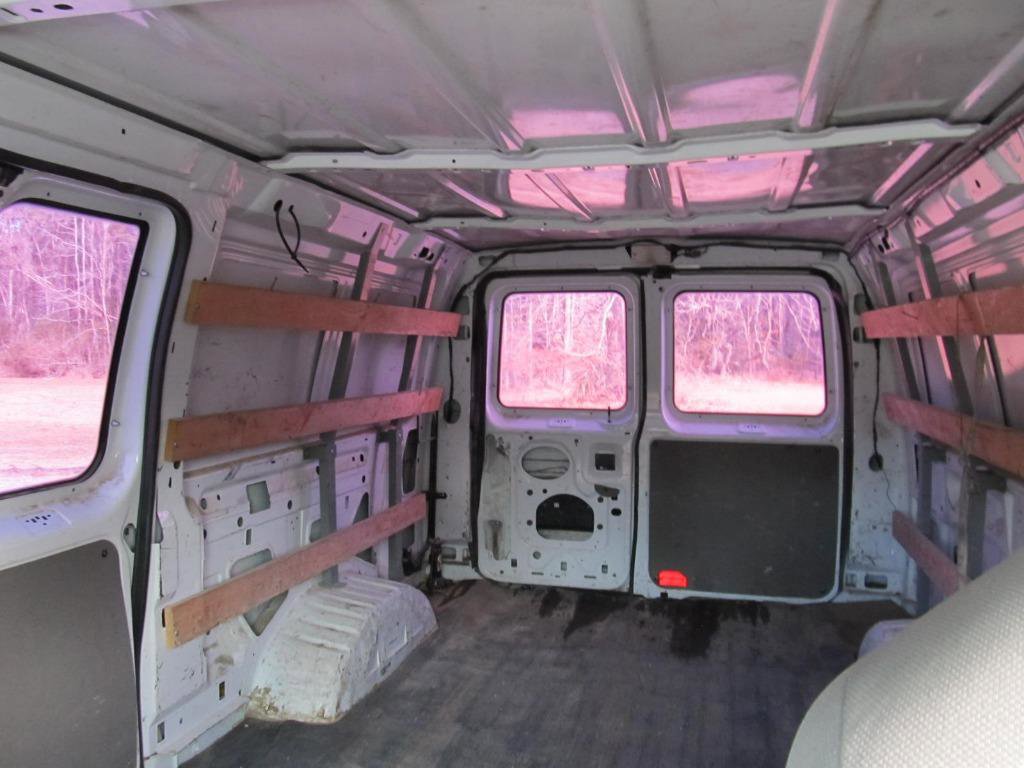 Used 2014 Ford E-250 and Econoline 250 w/ Power Group image 16