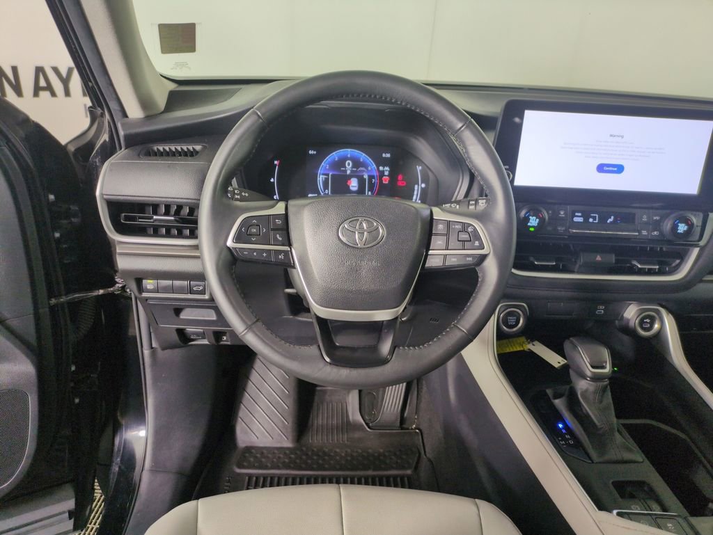 Used 2024 Toyota Grand Highlander XLE image 13