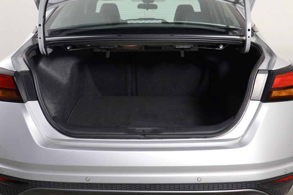 Used 2020 Nissan Altima 2.5 SR w/ Premium Package FWD image 17