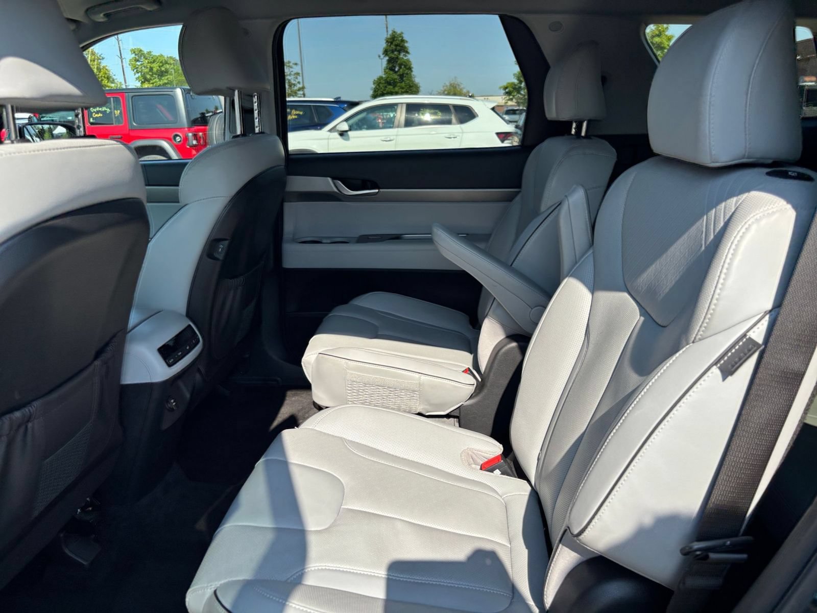Used 2025 Hyundai Palisade SEL FWD image 27