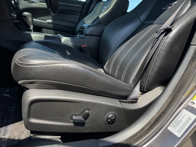 Used 2014 Chrysler 300 S AWD/4WD image 5