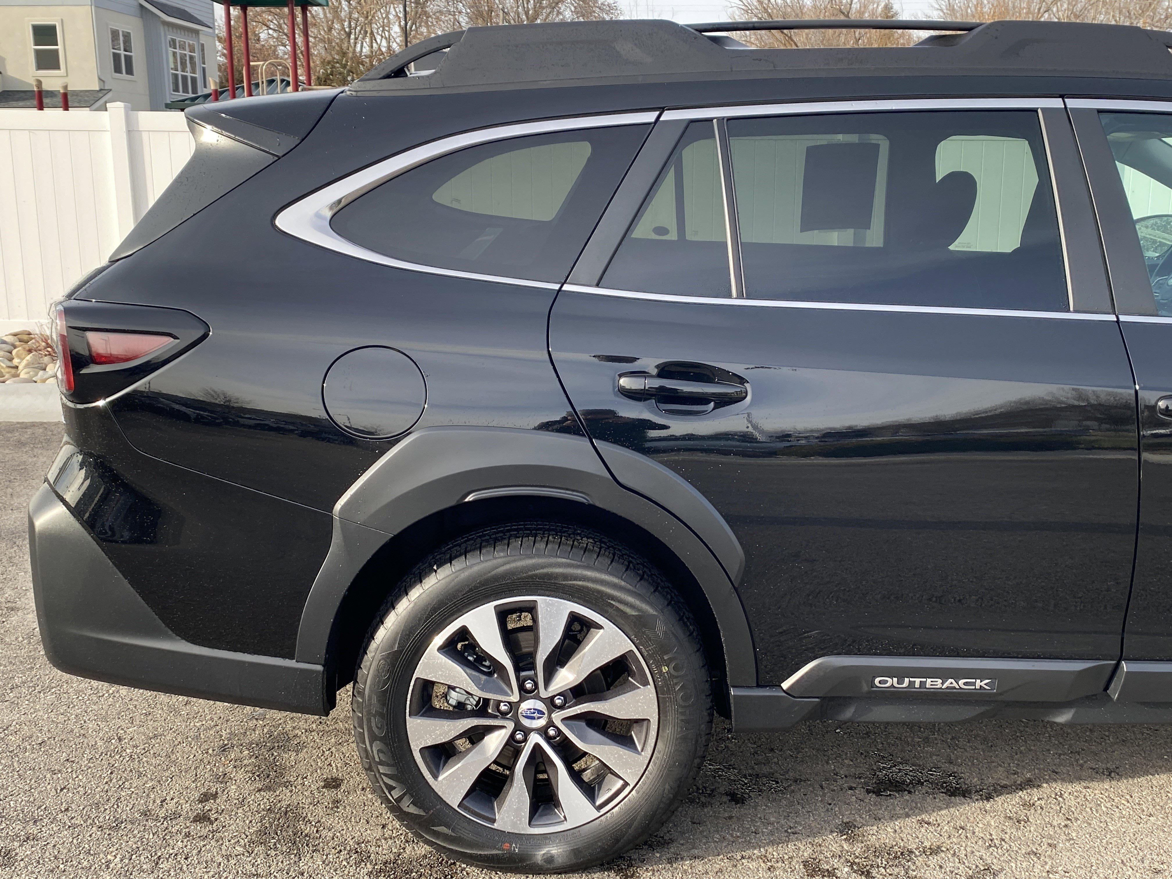 Used 2025 Subaru Outback Limited image 6