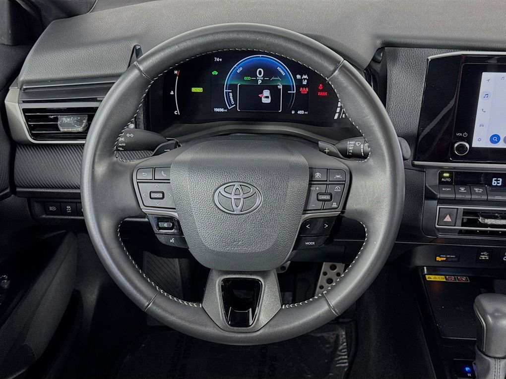 Used 2025 Toyota Camry SE image 35