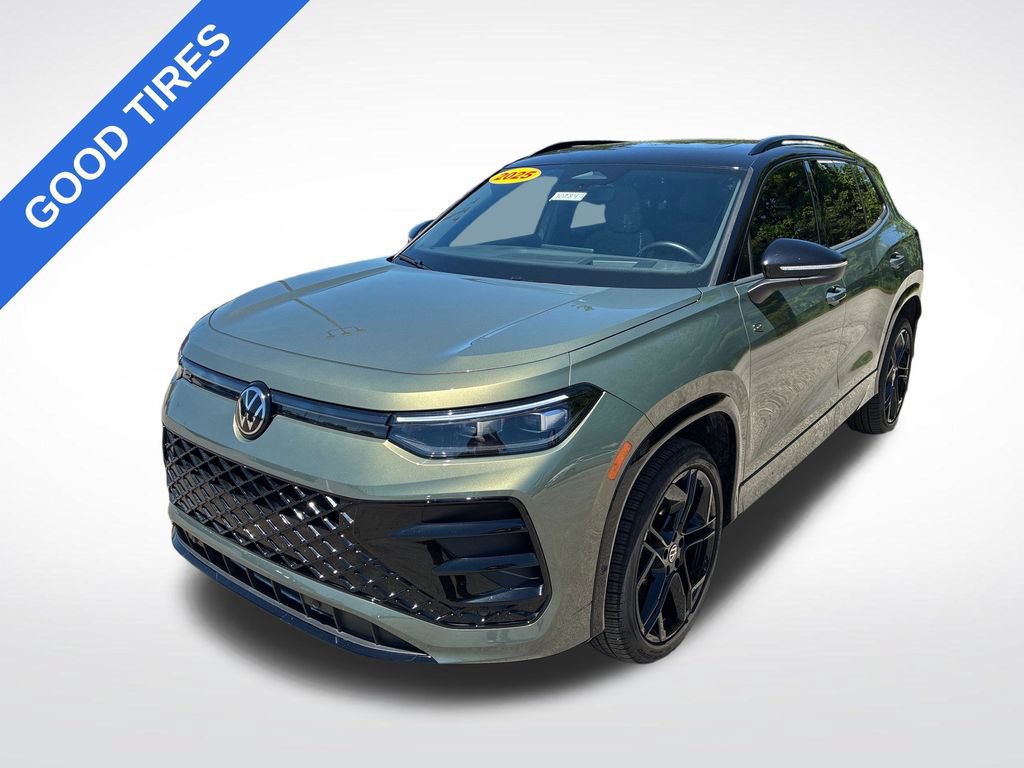 Used 2025 Volkswagen Tiguan SE R-Line AWD/4WD image 7