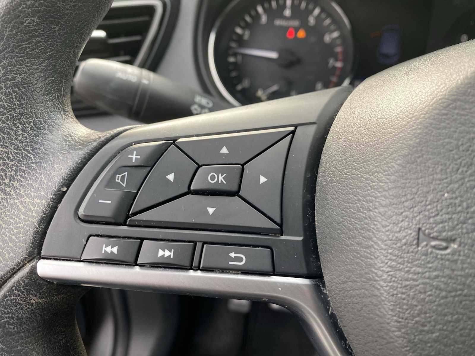 Used 2021 Nissan Rogue Sport S image 19