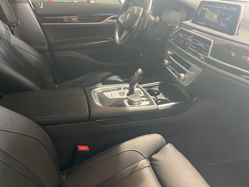 Used 2021 BMW 740i w/ M Sport Package image 36