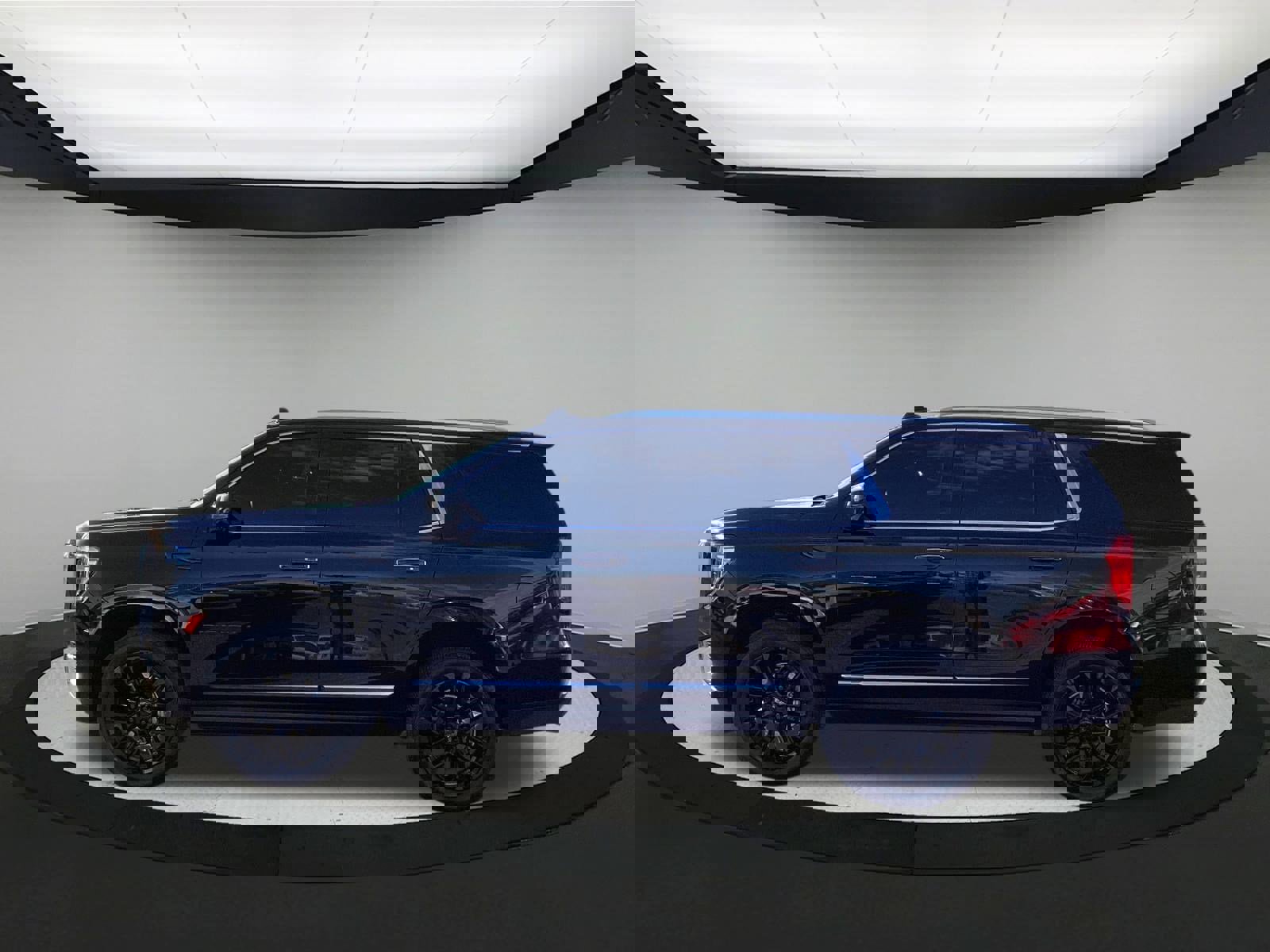 Used 2024 GMC Yukon Denali w/ Denali Reserve Package image 5