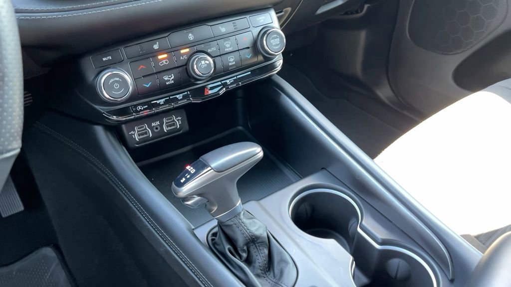 Used 2023 Dodge Durango SXT image 27