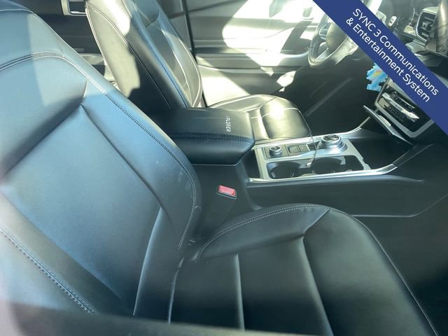 Used 2022 Ford Explorer XLT w/ Equipment Group 202A AWD/4WD image 11