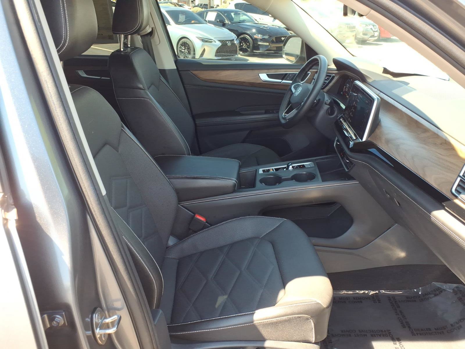 Certified 2024 Volkswagen Atlas SE AWD/4WD image 10