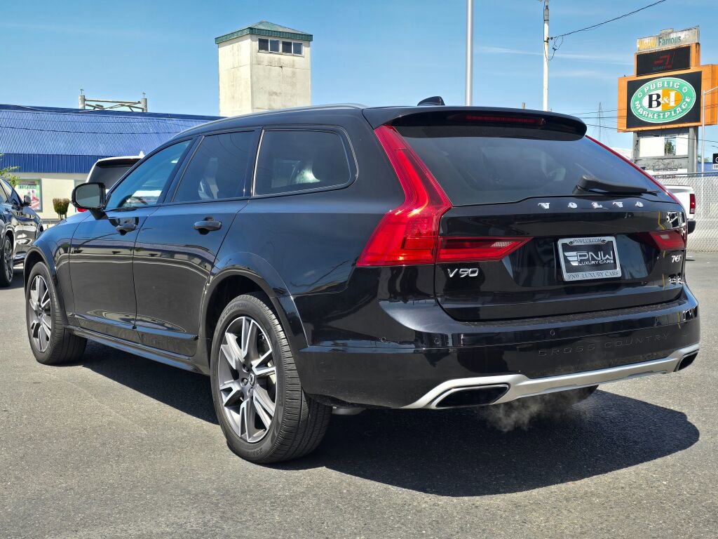 Used 2017 Volvo V90 T6 Cross Country AWD/4WD image 8