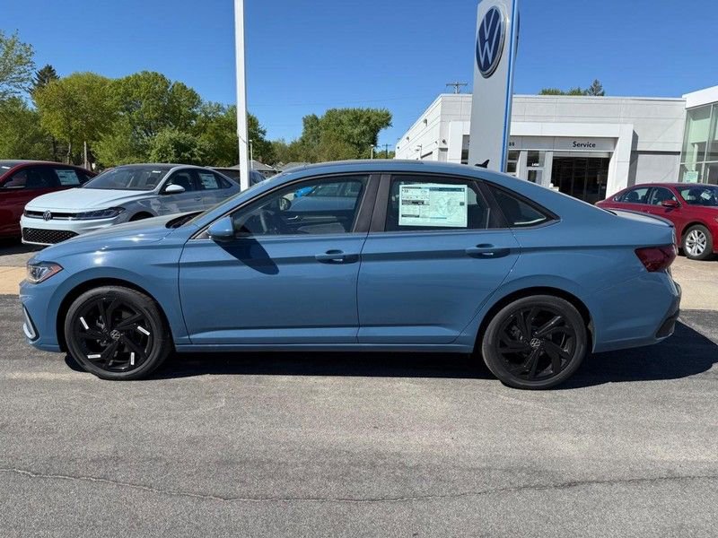 New 2026 Volkswagen Jetta SE FWD image 2