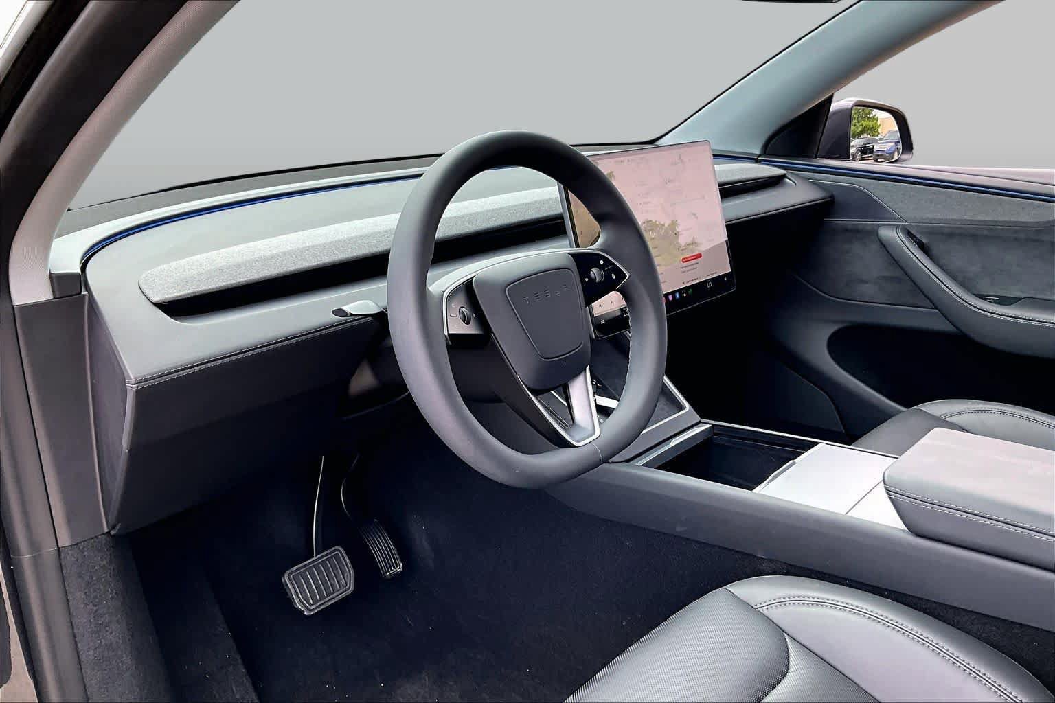 Used 2026 Tesla Model Y 2WD image 14