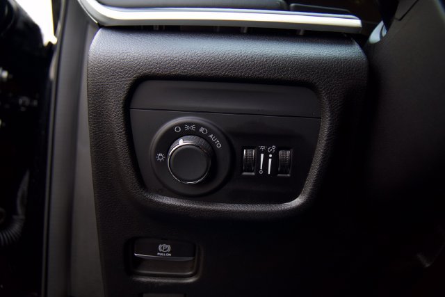 Used 2024 Jeep Grand Cherokee L Laredo RWD image 19