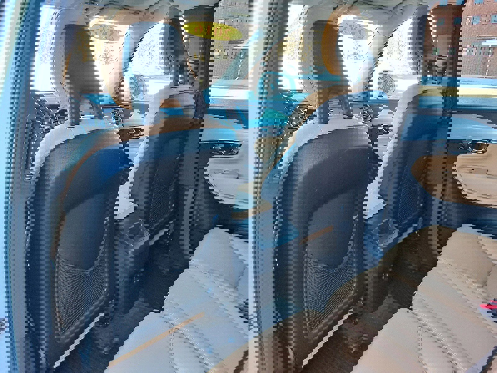 Used 2016 Volvo XC90 T5 Momentum image 13