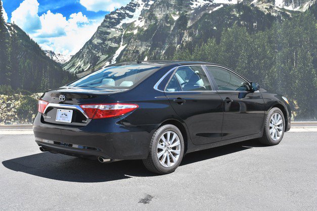 Used 2015 Toyota Camry XLE image 3