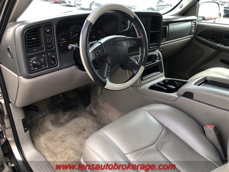 Used 2003 GMC Yukon XL SLT w/ 1SD Preferred Equipment Group AWD/4WD image 13
