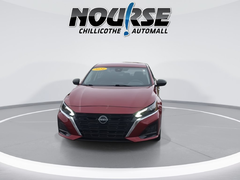 Used 2024 Nissan Altima 2.5 SV AWD/4WD image 3