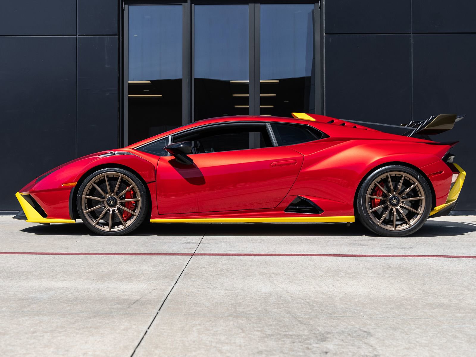 Used 2022 Lamborghini Huracan STO image 9