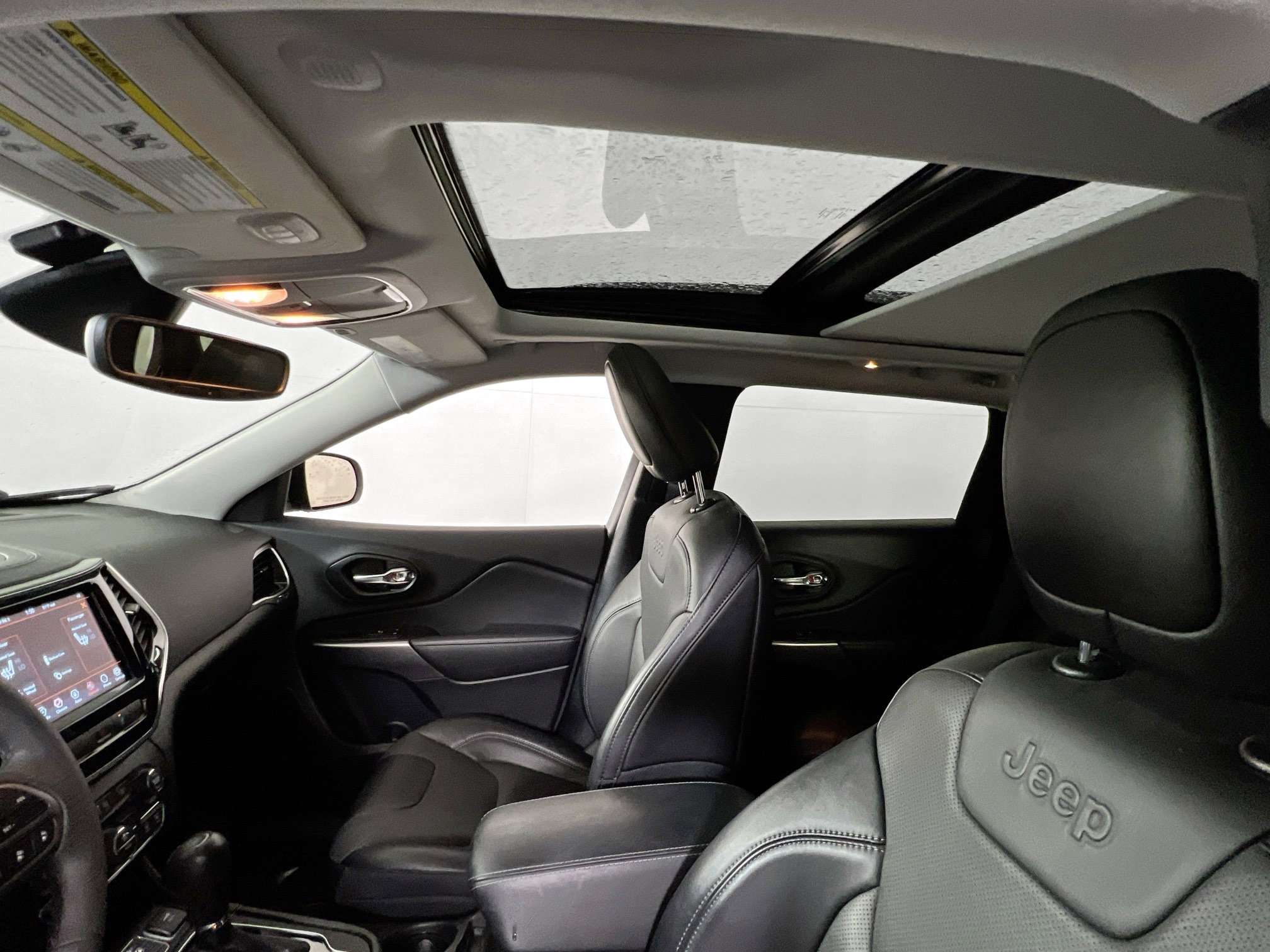 Used 2022 Jeep Cherokee Limited AWD/4WD image 21