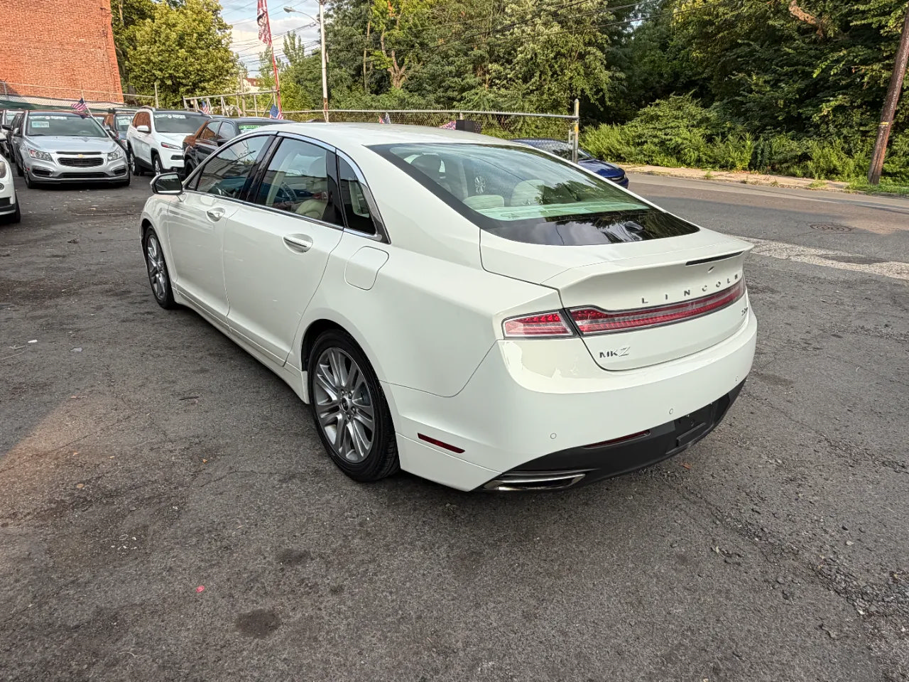 Used 2013 Lincoln MKZ FWD image 9