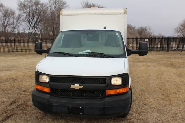 Used 2016 Chevrolet Express 3500 image 4