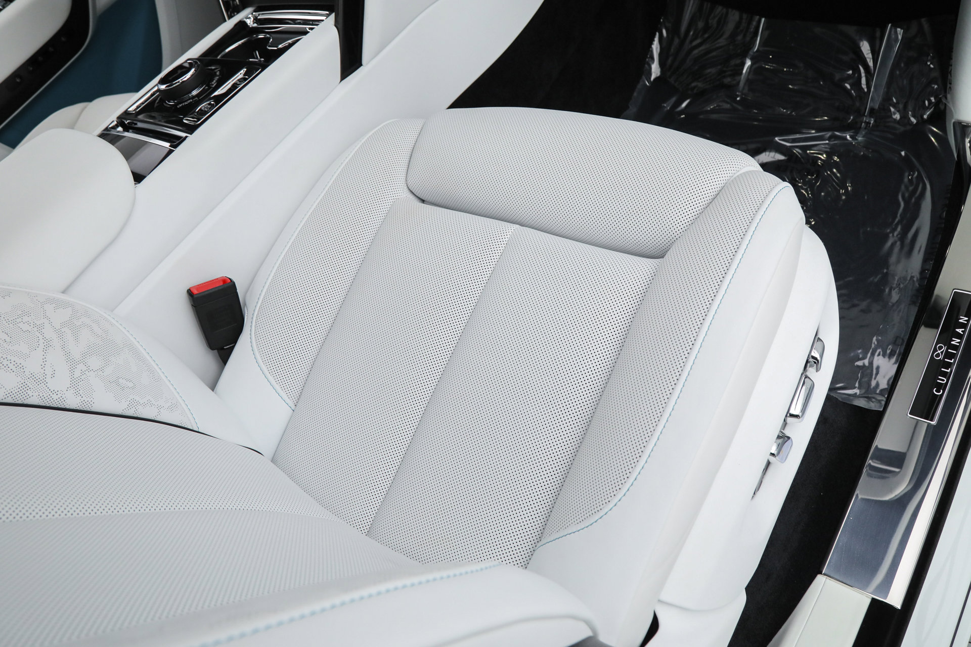 Used 2026 Rolls-Royce Cullinan Black Badge image 20