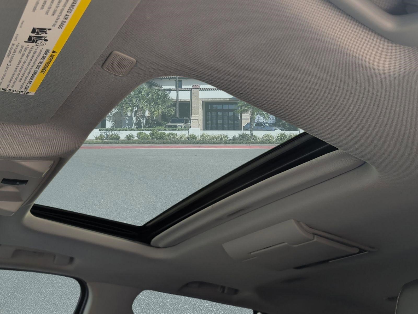 Used 2017 Cadillac Escalade Premium Luxury RWD image 23