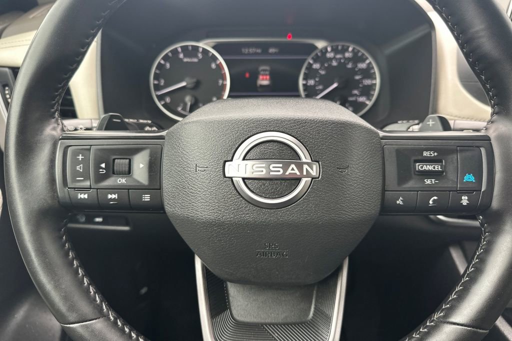 Used 2025 Nissan Rogue SV image 24