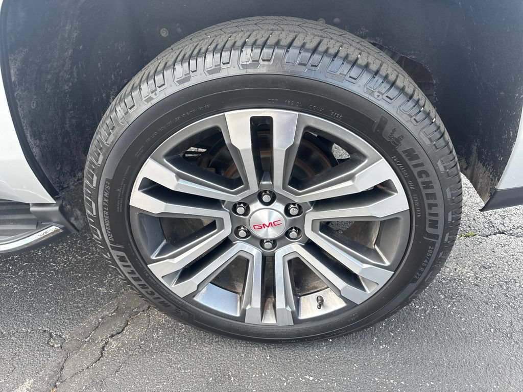 Certified 2017 GMC Yukon SLT AWD/4WD image 7